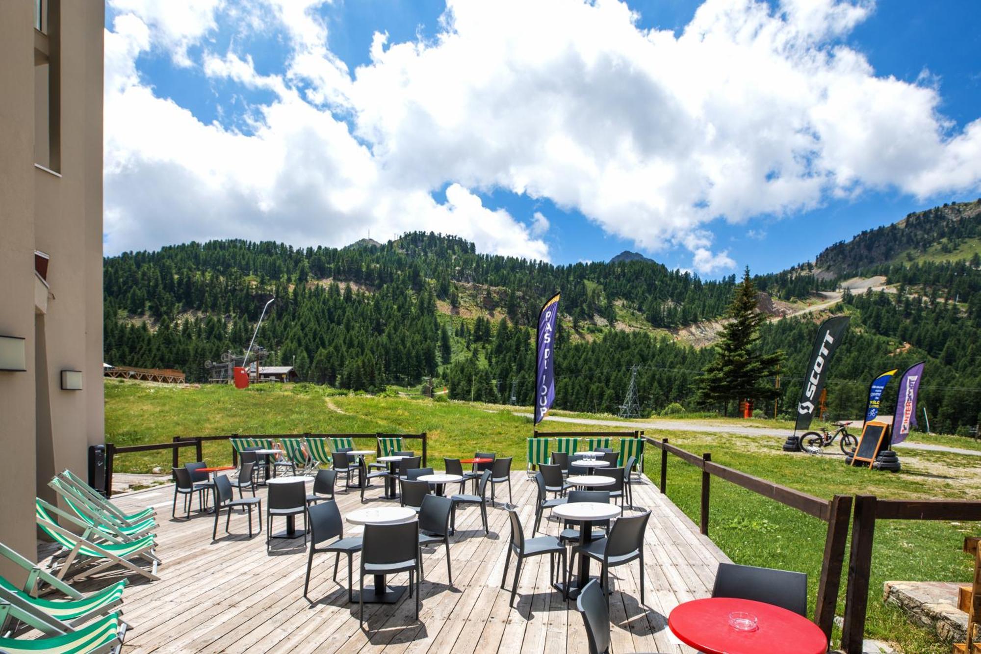 Sowell Hotels Le Pas Du Loup อิโซลา 2000 ภายนอก รูปภาพ