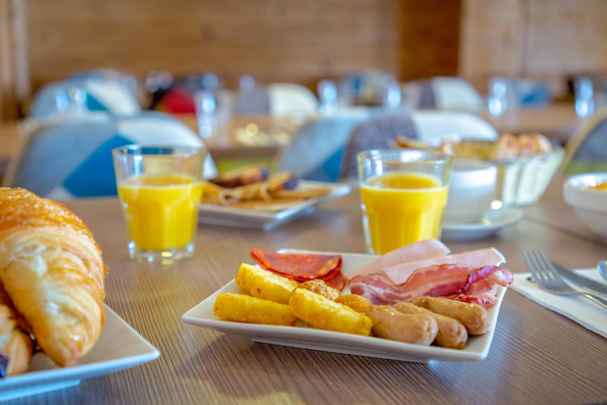 Sowell Hotels Le Pas Du Loup อิโซลา 2000 ภายนอก รูปภาพ