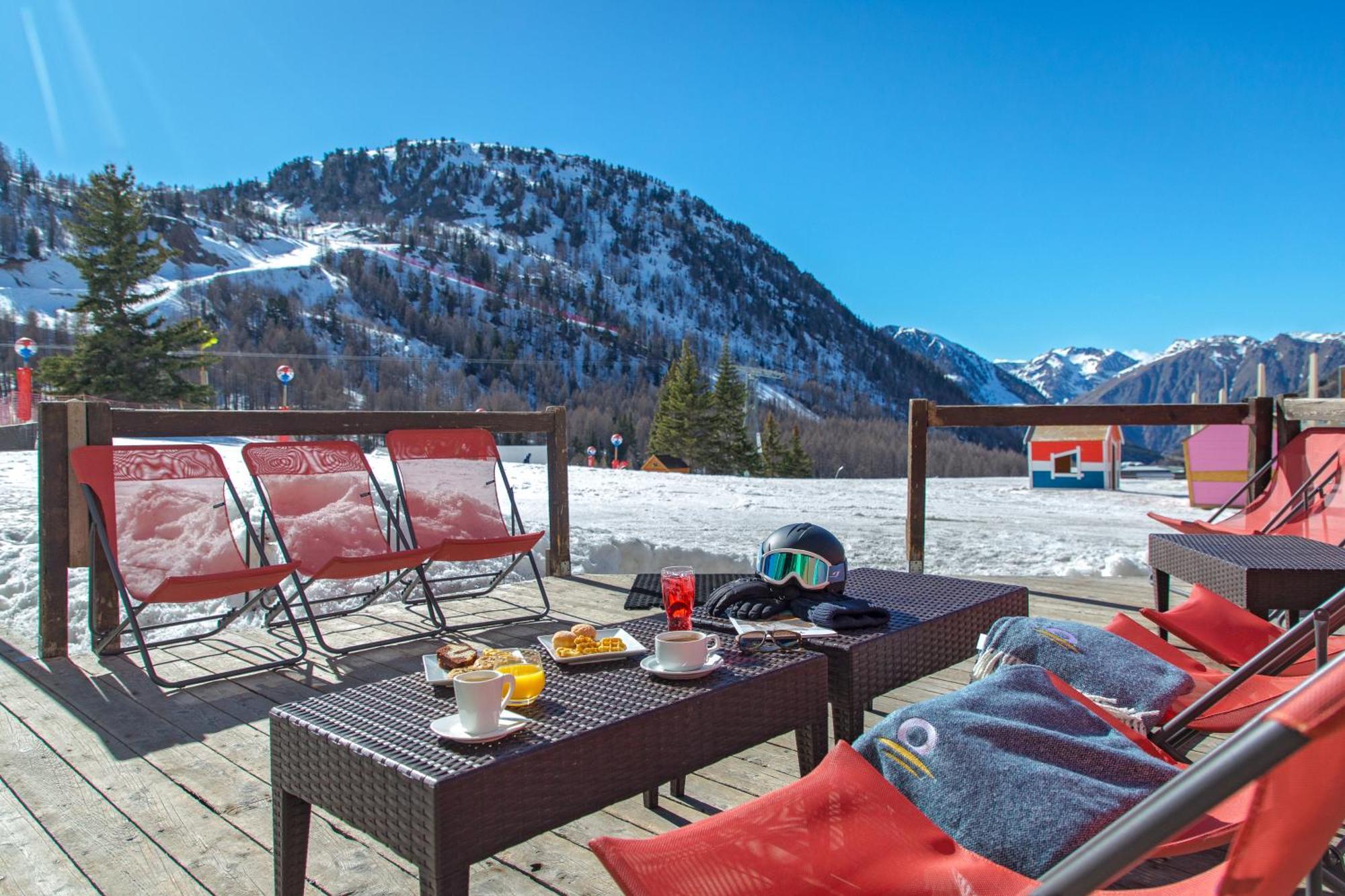 Sowell Hotels Le Pas Du Loup อิโซลา 2000 ภายนอก รูปภาพ