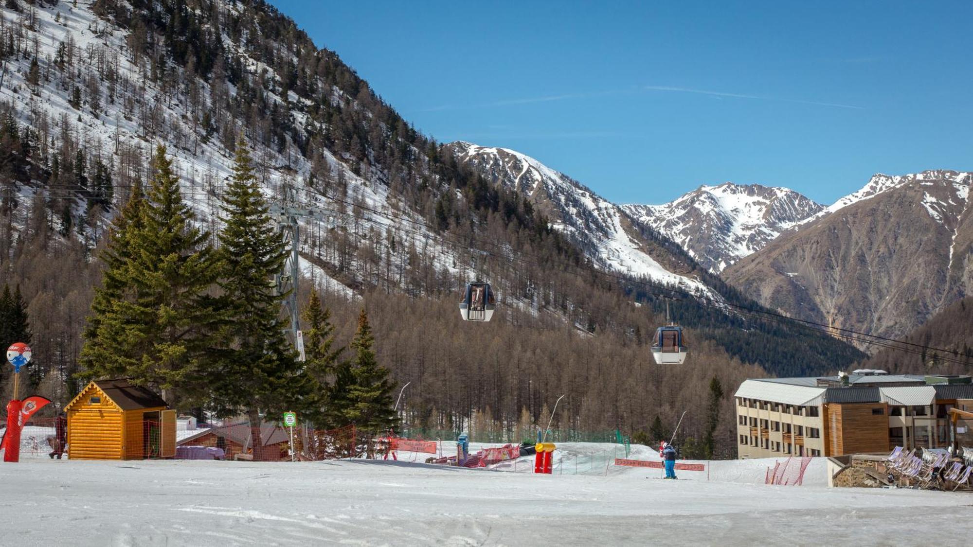 Sowell Hotels Le Pas Du Loup อิโซลา 2000 ภายนอก รูปภาพ