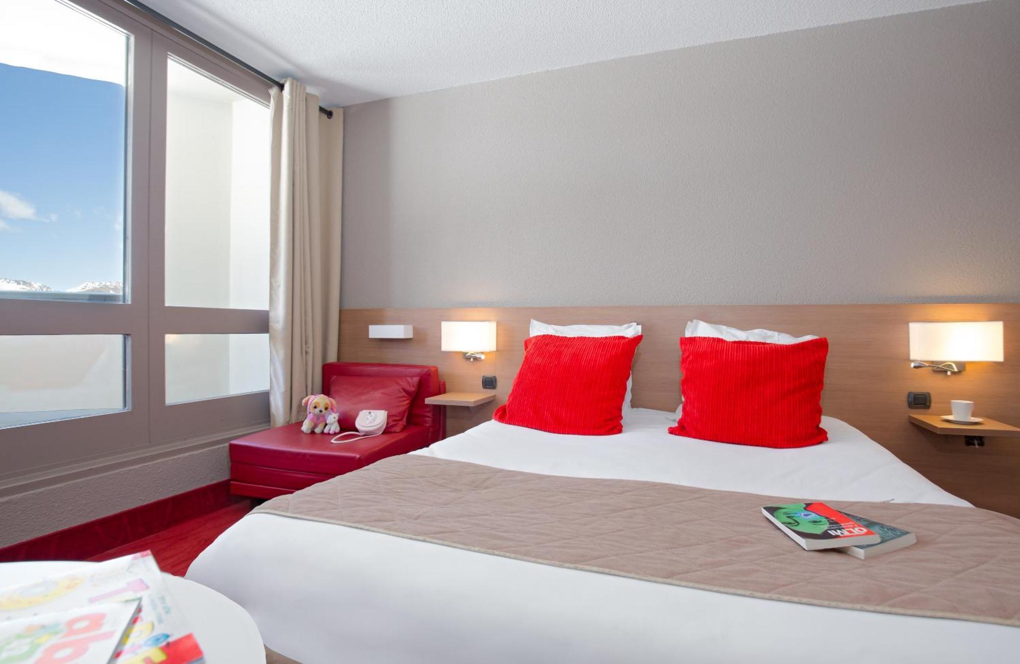 Sowell Hotels Le Pas Du Loup อิโซลา 2000 ภายนอก รูปภาพ