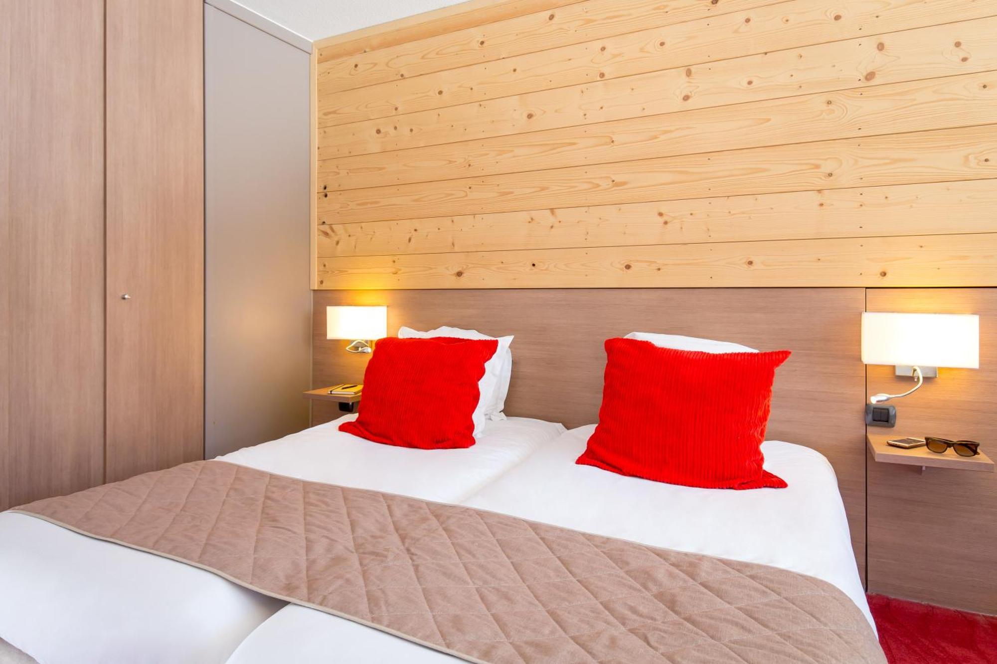 Sowell Hotels Le Pas Du Loup อิโซลา 2000 ภายนอก รูปภาพ